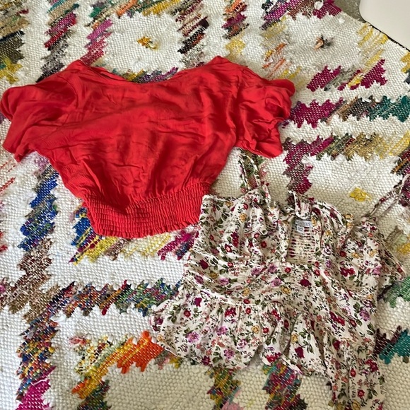 2 medium women’s tops. - Picture 2 of 7